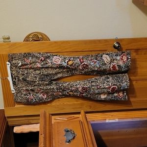💐☆Host Pick☆⚡️12/29/21⚡️💐L&B floral embroidered flare leopard jeans 20 NWT